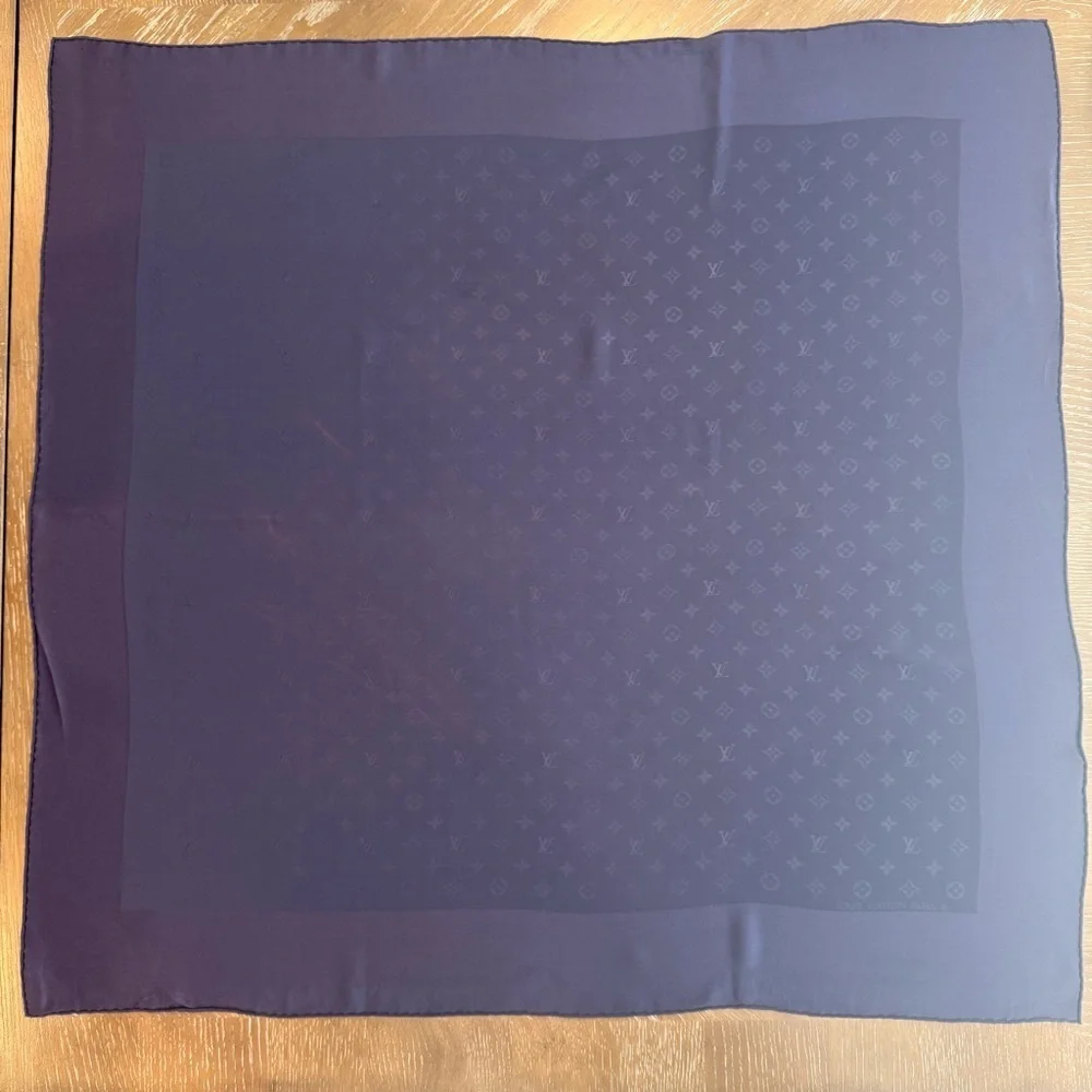 Authentic Louis Vouitton Scarf